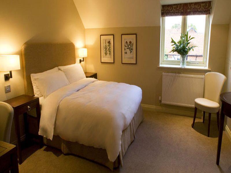 The Talbot Inn Woking Luaran gambar
