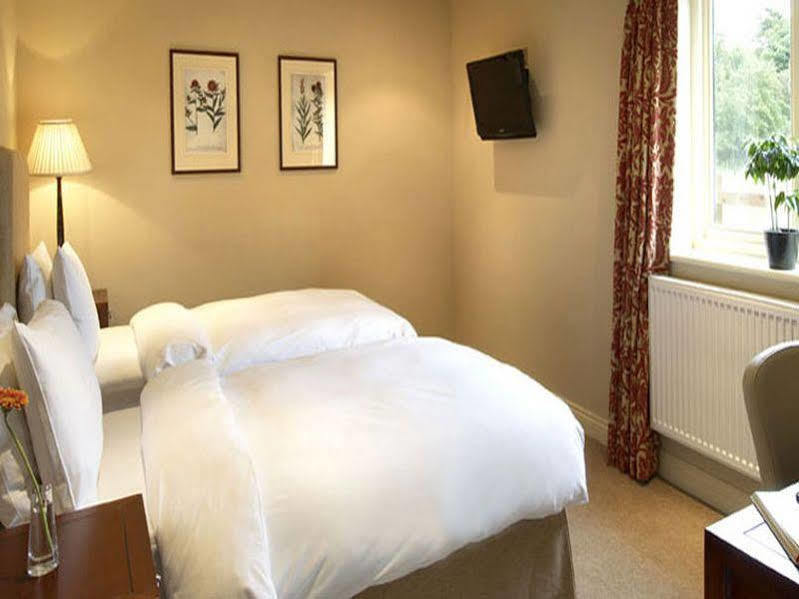 The Talbot Inn Woking Luaran gambar