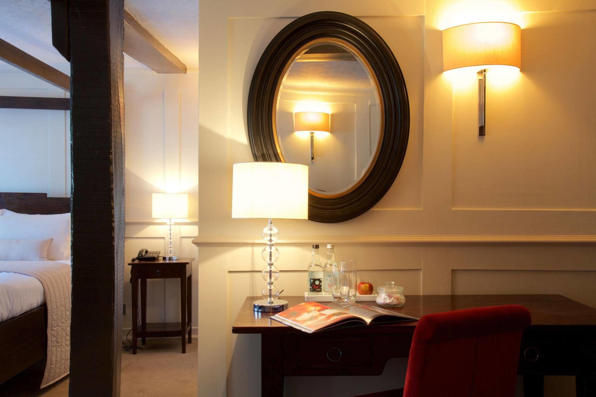 The Talbot Inn Woking Luaran gambar