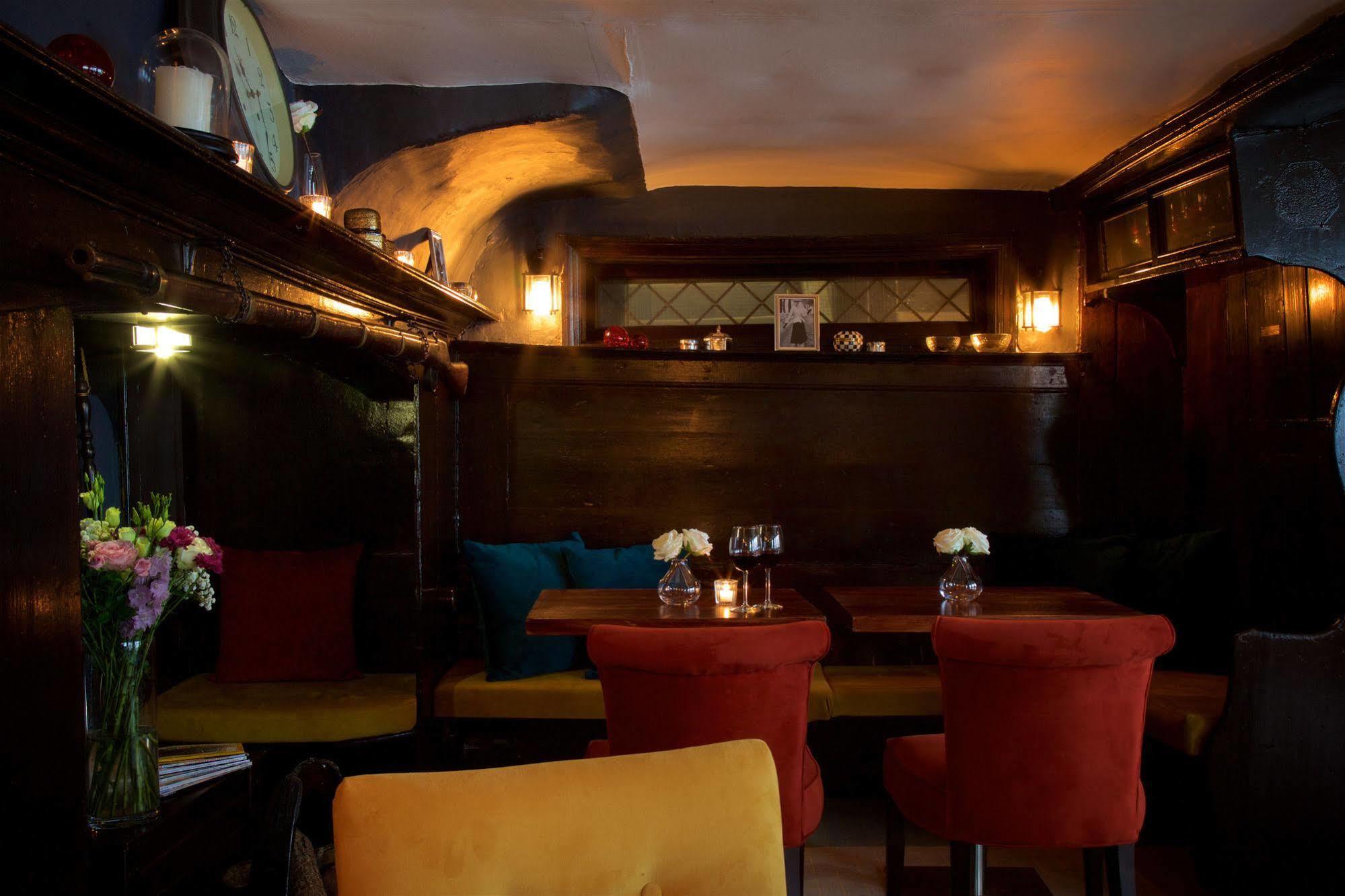 The Talbot Inn Woking Luaran gambar