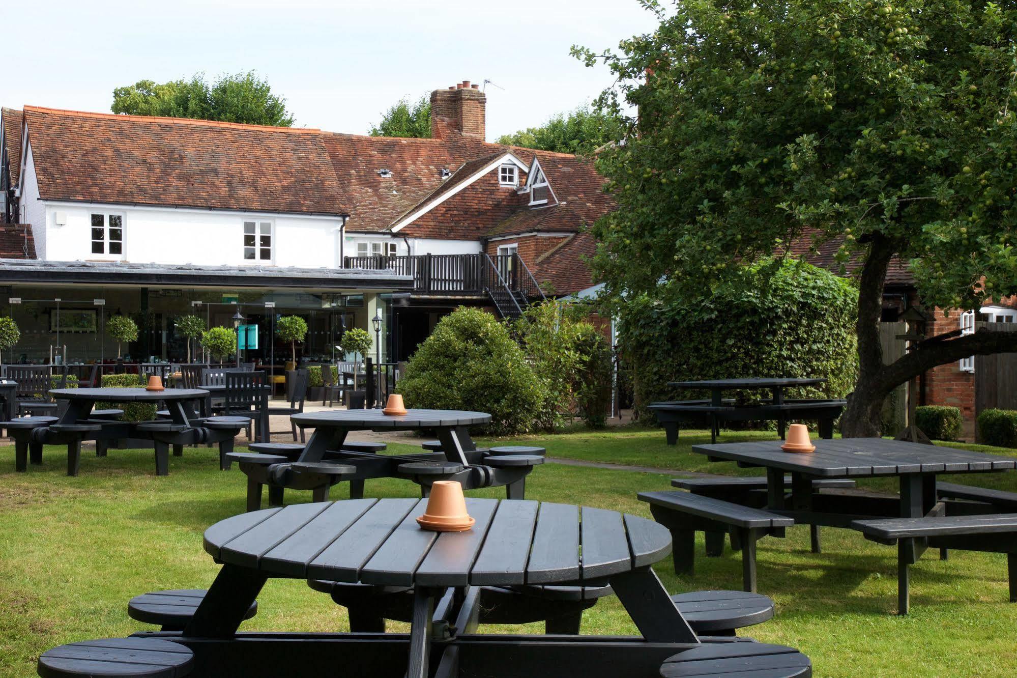 The Talbot Inn Woking Luaran gambar