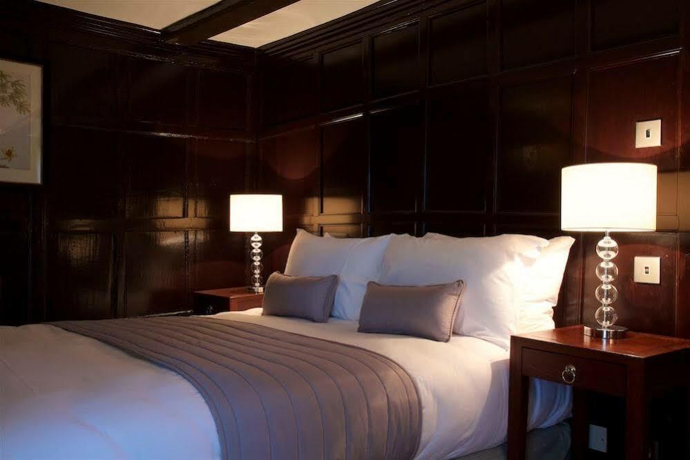 The Talbot Inn Woking Luaran gambar